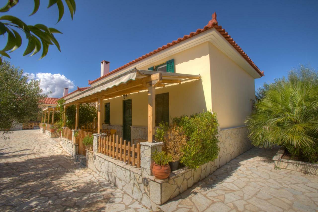 Foufas Houses ปาราลีอออัสตรอช ภายนอก รูปภาพ